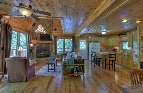 Ranger Cabin | The Wolf Den Cabin can sleep 4 with beautiful decks, hot tub, fireplace & a view