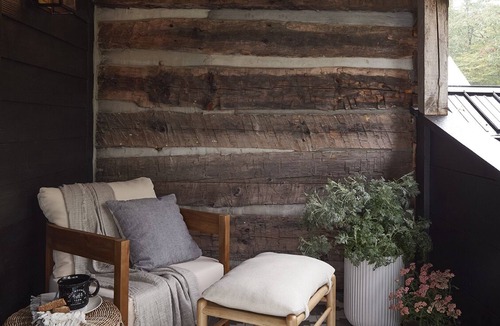 Highlands House | The Wren: Flat Mountain Farm