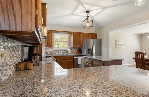 Graysville Hotel | The Wrenley Chateau! Convenient Location+Fire pit!