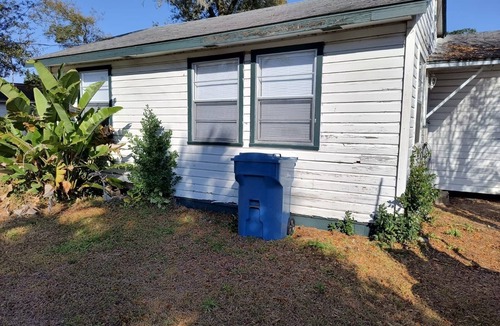 DeLand House | This a very nice area and its 30 from Daytona Beach, Orlando. Close to downtown