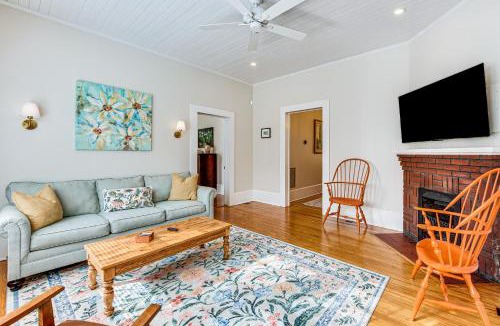 Thomasville House | Thomasville Cottage: Walk to Historic Downtown!