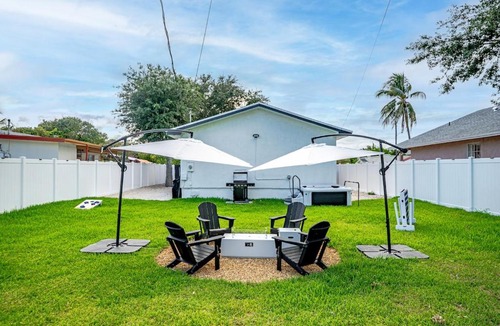Delray Beach Villa | Three-Bedroom Villa with Private Jacuzzi and Game Room - Near Atlantic Ave