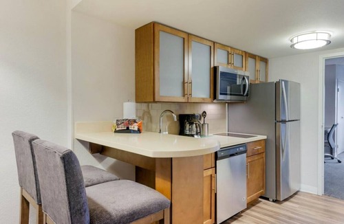 Kissimmee Hotel | Time for Adventure! Near Theme Parks, Pool, Free Breakfast