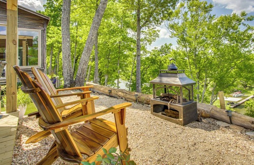 Rogersville Cabin | Tiny Cabin Getaway in the Tennessee River Valley