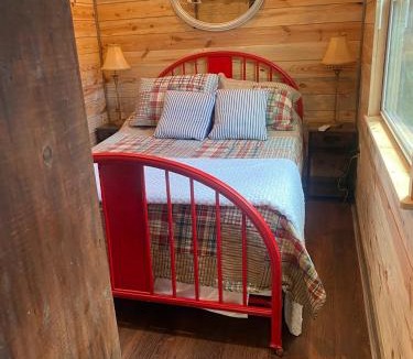 Nacogdoches Villa | Tiny House Oasis Nature Escape Unit A