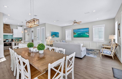Miramar Beach House | Tipsy Turtle | Heated Pool, FREE Golf Cart, 1min Beach, Game Room, Bunk Rooms