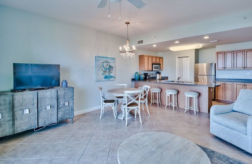 Destin Condo | TOP FLOOR Beach VIEW, Fabulous Pool, FREE BEACH SERVICE, BY OWNER Low Fall Rate
