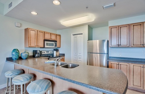 Destin Condo | TOP FLOOR Beach VIEW, Fabulous Pool, FREE BEACH SERVICE, BY OWNER Low Fall Rate
