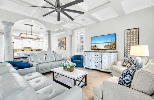 Frangista Beach House | Touched by the Sun