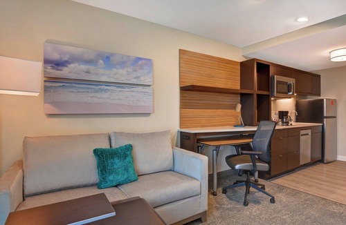 Panama City Beach Hotel | TownePlace Suites by Marriott Panama City Beach Pier Park