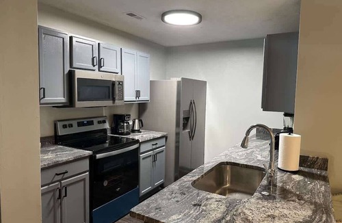 Belmont House | Townhome 5 beds 20 mins to Atlanta Large group % %