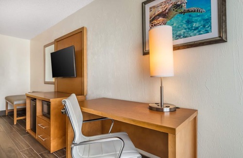 Seabreeze Park Hotel | Tranquil Beachfront Stay | Unwind or Explore—Adventure Awaits by the Sea