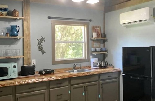 Midway Cabin | Tranquil Glamping near the Coast: Charming Rustic Cabin Rental in Midway, Georgia