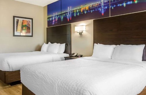 Jeffersontown Hotel | Tranquil Louisville East Stay w/Pool Just a Short Drive from Downtown - 2 Units