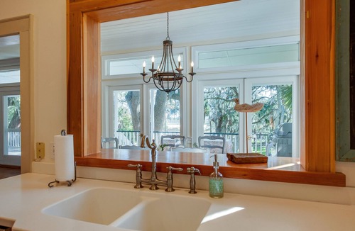 Colleton River Plantation Cottage | ~ Tranquil Low Country Cottage ~Water Views ~Private Setting