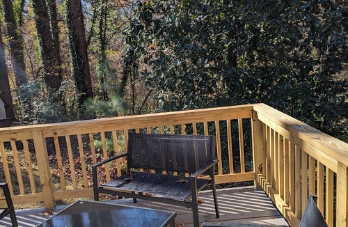 DeKalb County Apartment | Tranquil Nature retreat - close to everything. Free parking and fast WiFi!