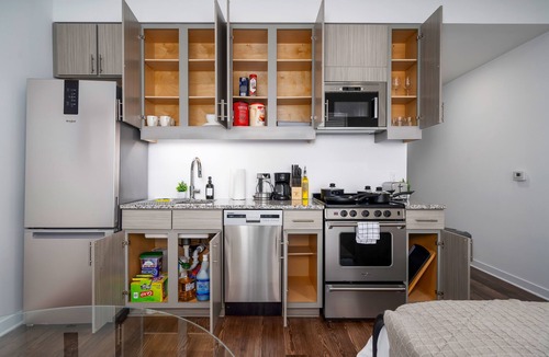 Birmingham Apartment | Tranquil Studio Haven with Private Balcony!