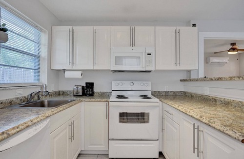 Middle River Terrace House | Tranquil Wilton Hideaway w/Retro Star Wars Arcade!