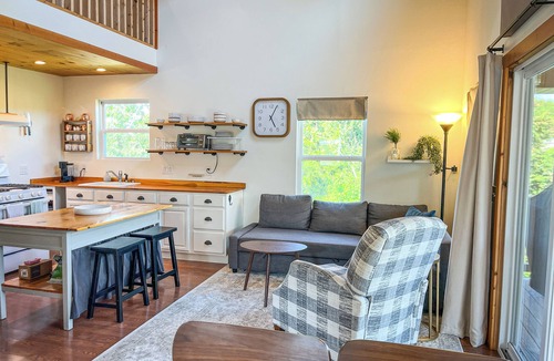 Highlandville House | Tranquility Heights: Deck, 3.5 acres, Darts, Movie Room, Desk w/Printer