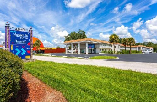 Kissimmee Hotel | Travelodge by Wyndham Orlando Lake Buena Vista South