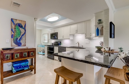 Capri Isle Condo | Treasure Island Isle of Capri Pool 2/2