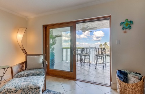 Capri Isle Condo | Treasure Island Isle of Capri Pool 2/2