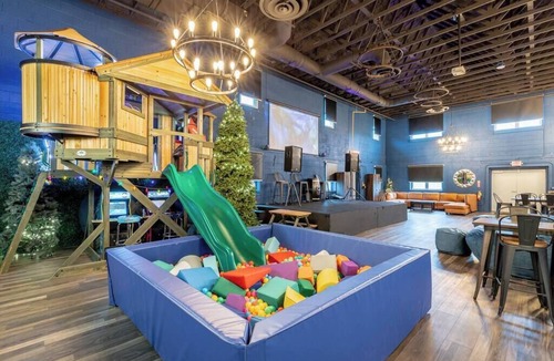 Rock Spring Apartment | Treehouse & Theater Arcade at Rock Spring Resort