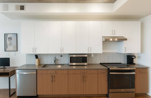 Five Points South Apartment | Trendy 3BR/3BA City Apt– Pool+Ping Pong *Room Only