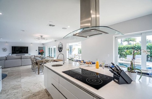 Tropic Isle House | Tropic Paradise~The Perfect Delray Beach Escape~ Heated Pool~Intracoastal Canal
