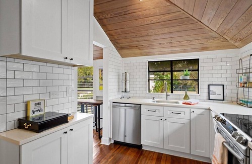 Northwood Shores Cottage | Tropical Northwood Cottage, West Palm Beach