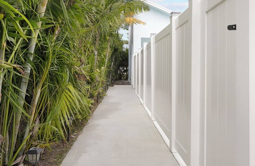 Hunt Club Cottage | Tropical Tiny Home in Palm Beach Gardens, Florida