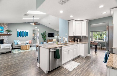 Bayhaven House | Turtle Tide|Saltwater Pool, Hot Tub, 5min to Beach