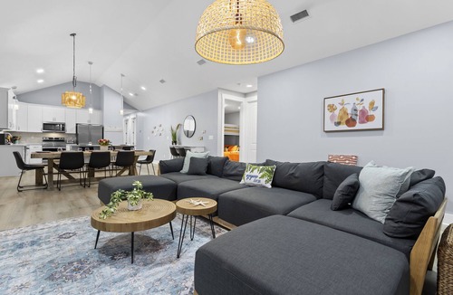 Gulfport House | Two Amazing Modern & Spacious Beach Retreats, 9 Bedroom, 6 bathrooms