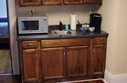 Hendersonville Apartment | Two bedroom apartment in charming Hendersonville, walk to Main Street.