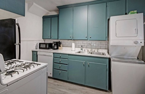 Greater Belhaven House | Two Bedroom Townhouse in the Heart of Jackson