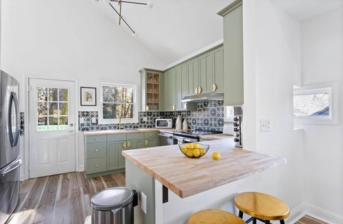 Inman Park Apartment | Two distinct and spacious units providing a total of 6 bedrooms and 5 baths!