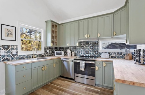 Inman Park Apartment | Two distinct and spacious units providing a total of 6 bedrooms and 5 baths!