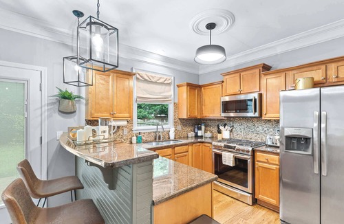 Mechanicsville House | Two Family Homes Near Mercedes-Benz | Sleep 26