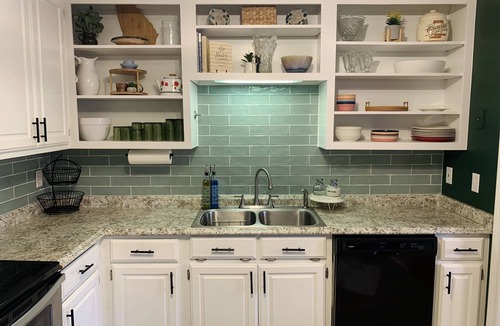 Watkinsville House | UGA Tix available with booking! Cozy home near Athens, shops, stadium, etc.