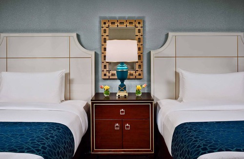 French Quarter Hotel | Unforgettable Stay in French Quarter! Pets Allowed, Balcony, w/Outdoor Pool