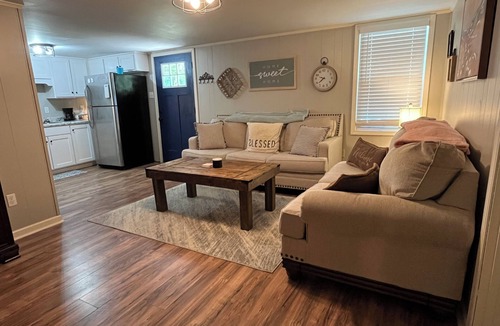 Mason House | Unique family friendly 2-bedroom house in Mason Tn