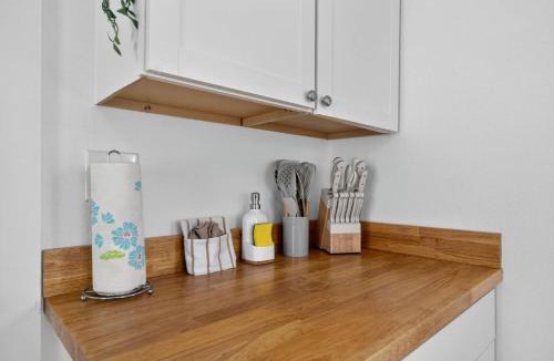 South Pensacola House | Unit 11 Simple Affordable Studio minutes from NAS