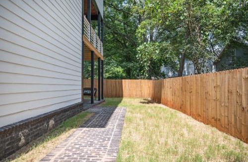 Peoplestown Apartment | Unwind in a Modern Suite in Summerhill-Peoplestown