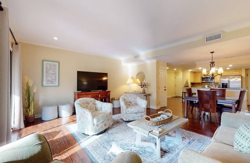 Shelter Cove Villa | Updated Villa within Shelter Cove Harbour!