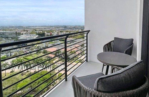 Doral Apartment | Upscale 2BR City-View Suite | Pool, Sauna & Spa