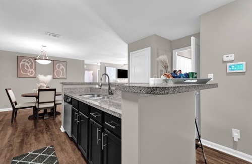 Crestline Heights Apartment | Upscale 3BR Home | Near The Summit.