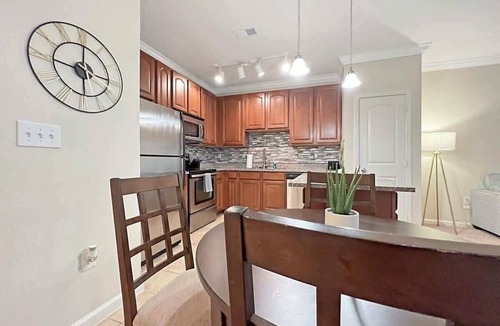 Carver City - Lincoln Gardens Apartment | Upscale Central Tampa Living with Pool Views