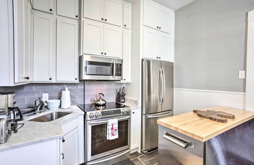 West Riverside Apartment | Uptown NOLA Apt on Magazine Street w/Backyard!