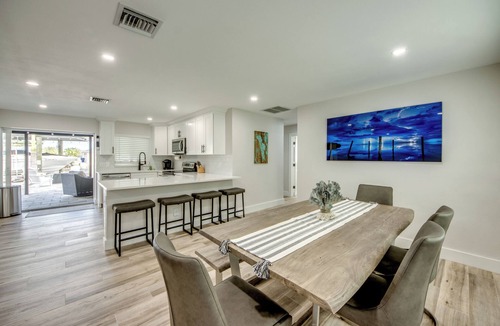 Matlacha Isles Villa | Palm Paradise of Matlacha - Outstanding 3 BR waterfront pool home/dock/kayaks/fishing poles