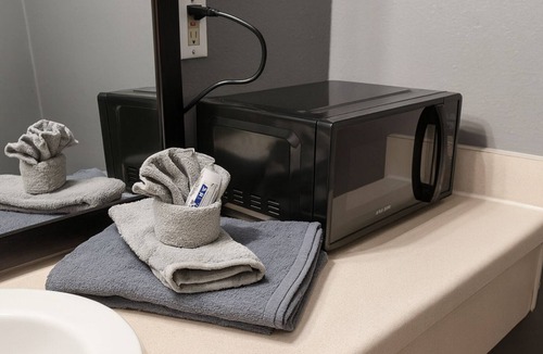 Jackson Apartment | V108 Gated 2 Double Beds Hotel Room